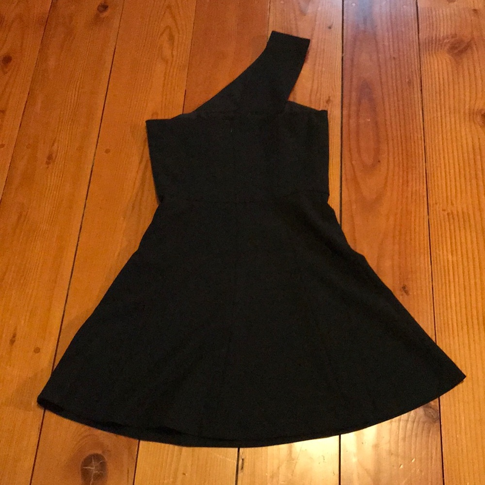 French Connection One Shoulder Cute Little Black Dress - Picture 2 of 3